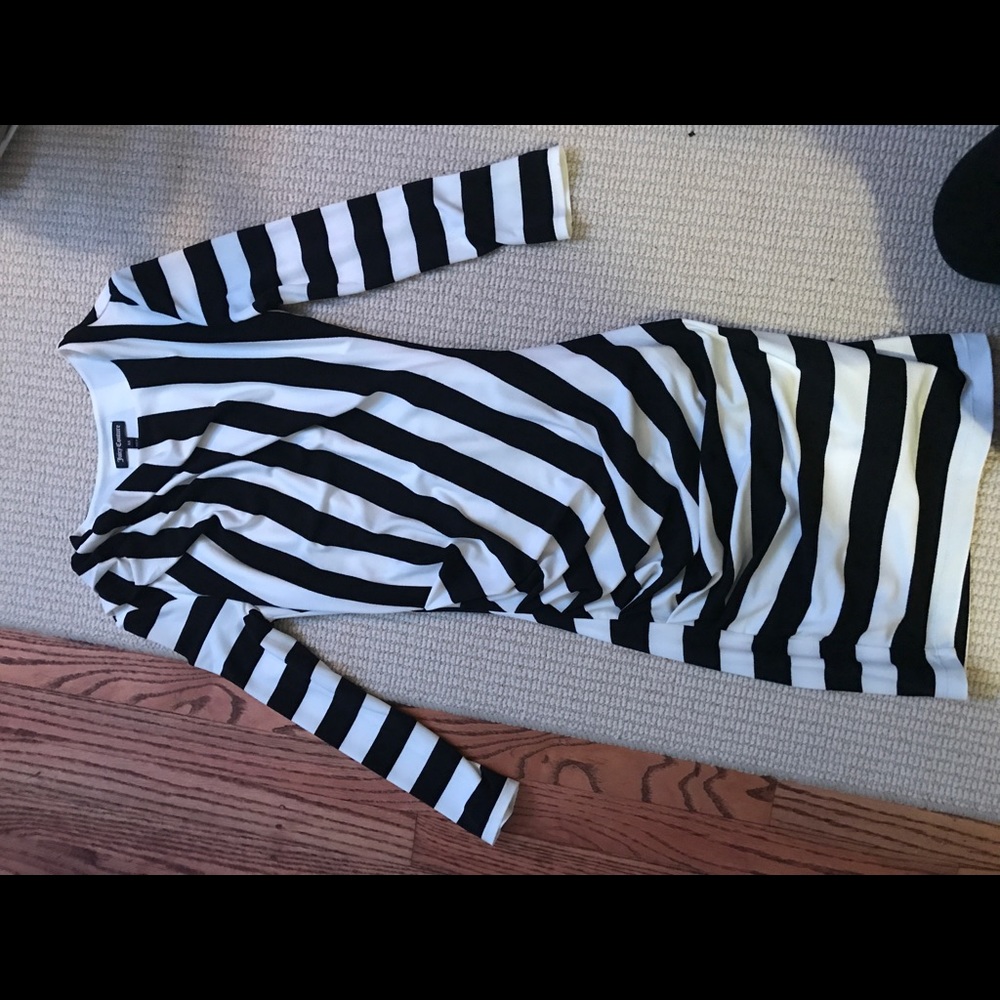 Juicy formfitting sleeves dress- size XS